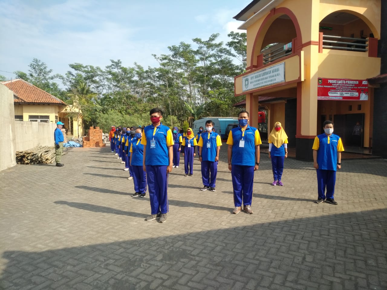 Siswa Admin dan Menjahit Ikuti FMD