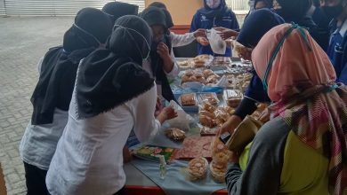 Siswa Kejuruan Pembuat Roti Adakan Bazaar.