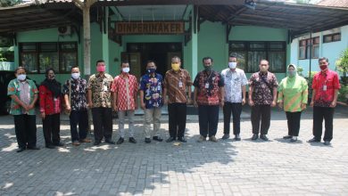 Studi Kompetensi Pengupahan Oleh Dinas Perindustrian Dan Tenaga Kerja Kabupaten Blora.