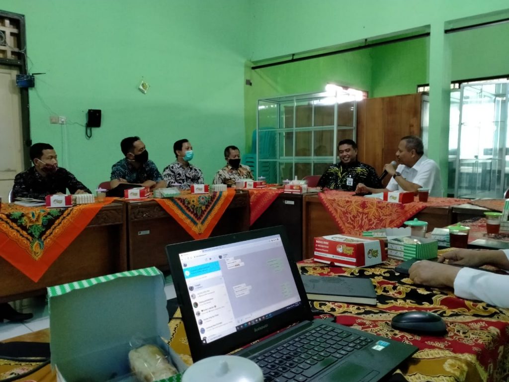 Kunjungan Baperlitbang dan Dinperindagkop Kab Banjarnegara ke Dinperinaker Kab Purworejo