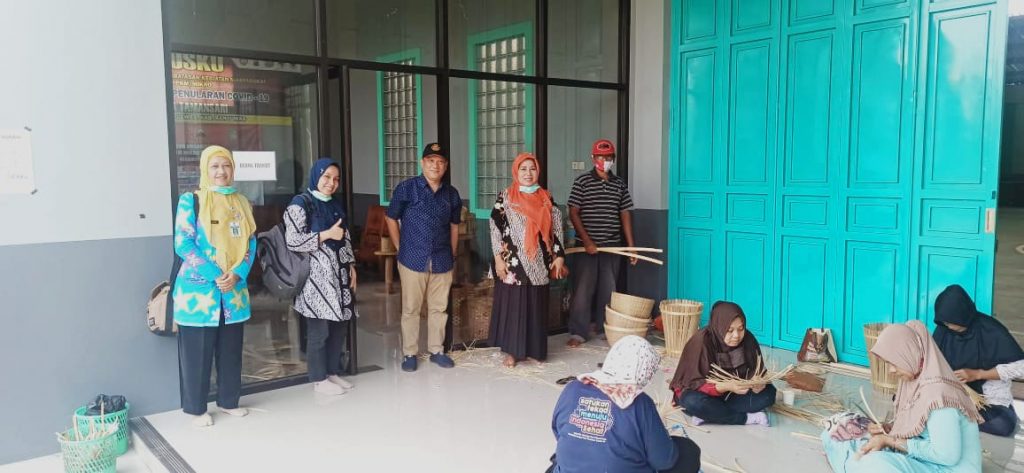 Penjajagan Lokasi Dalam Rangka Studi Tiru Peningkatan /Pengembangan Produk Kerajinan Bambu