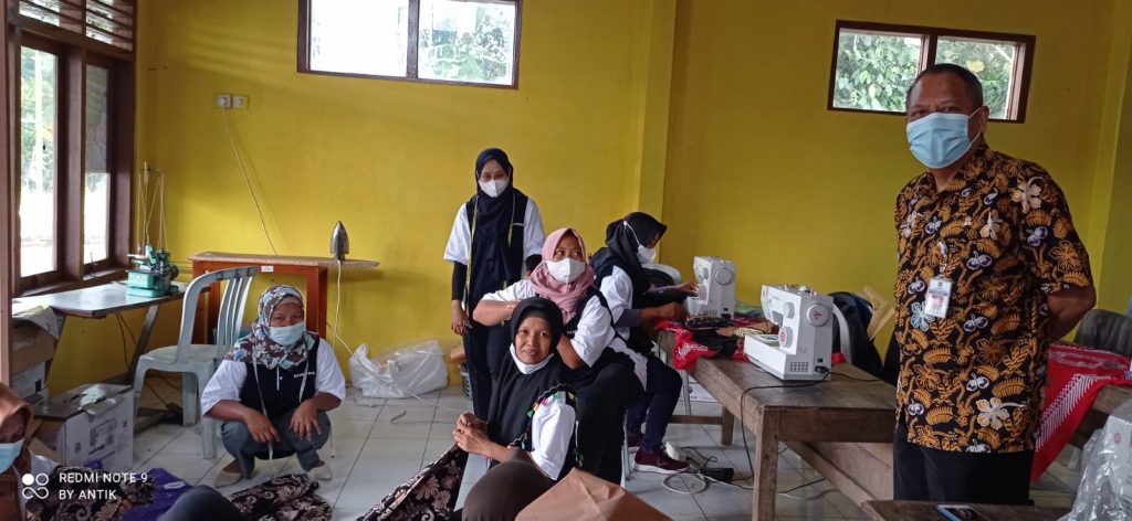 Monitoring Pelatihan Menjahit di Desa Tepus Wetan