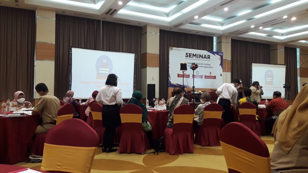 Seminar DPRD Provinsi Jawa Tengah dalam rangka Menggagas Raperda Tentang Penyelenggaraan Ketenagakerjaan