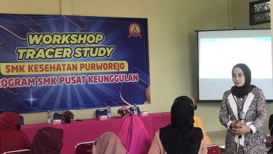 Workshop Tracer Study di SMK Kesehatan Purworejo